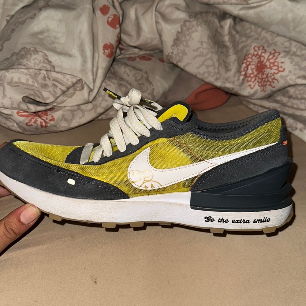 us 7Y yellow green blue and white nike shoes